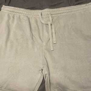 No boundaries gray shorts